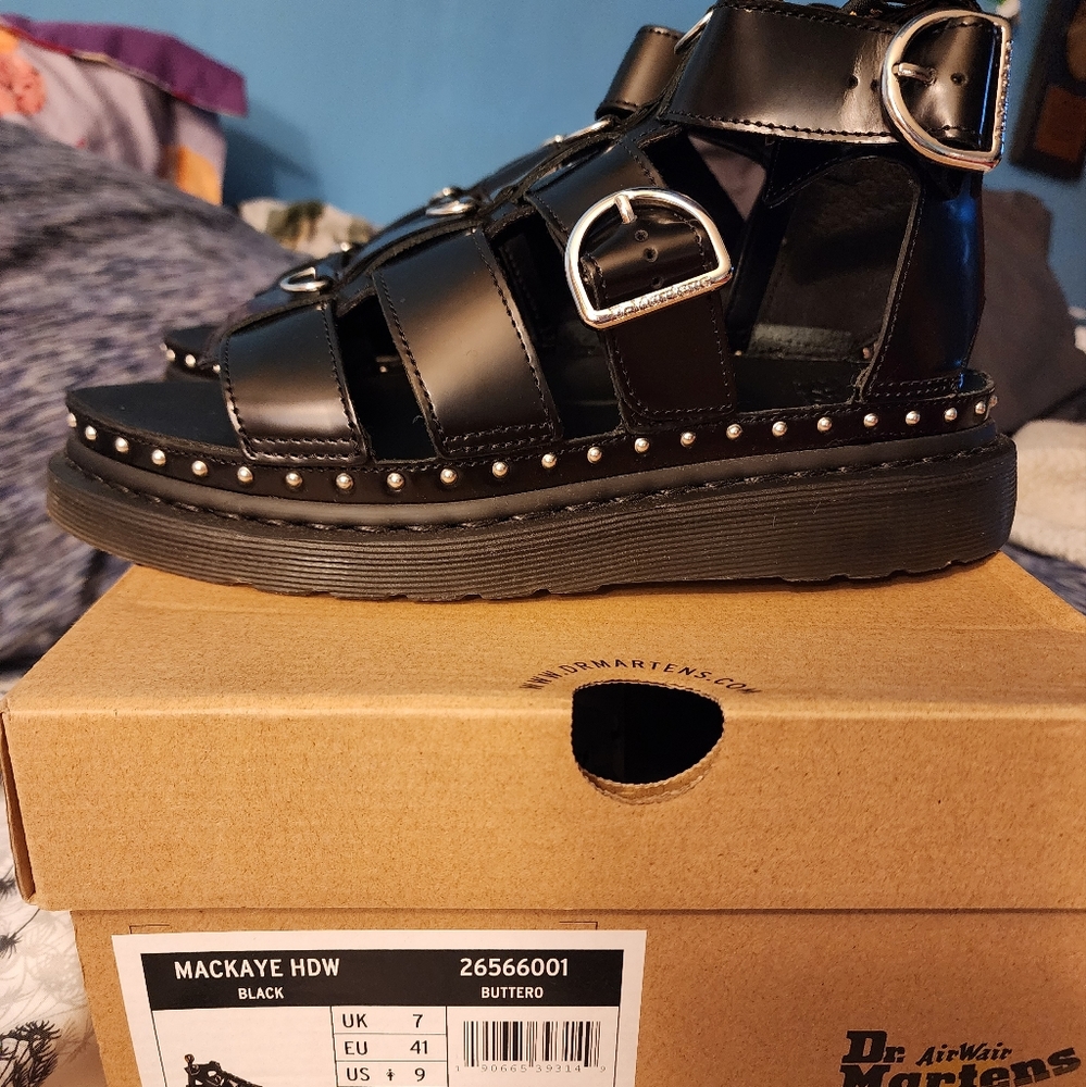 Dr.Martens sandals